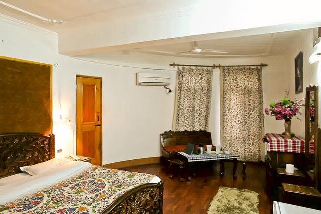 Traveltoexplore - Srinagar hotels